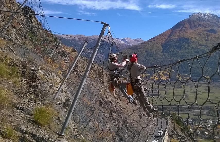 Réparation d'écran pare-blocs à Puy Saint André (05)