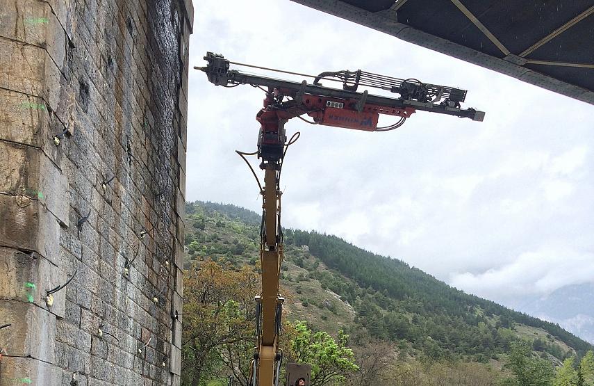 Confortement de la pile d'un pont à L'argentière la Bessée 05