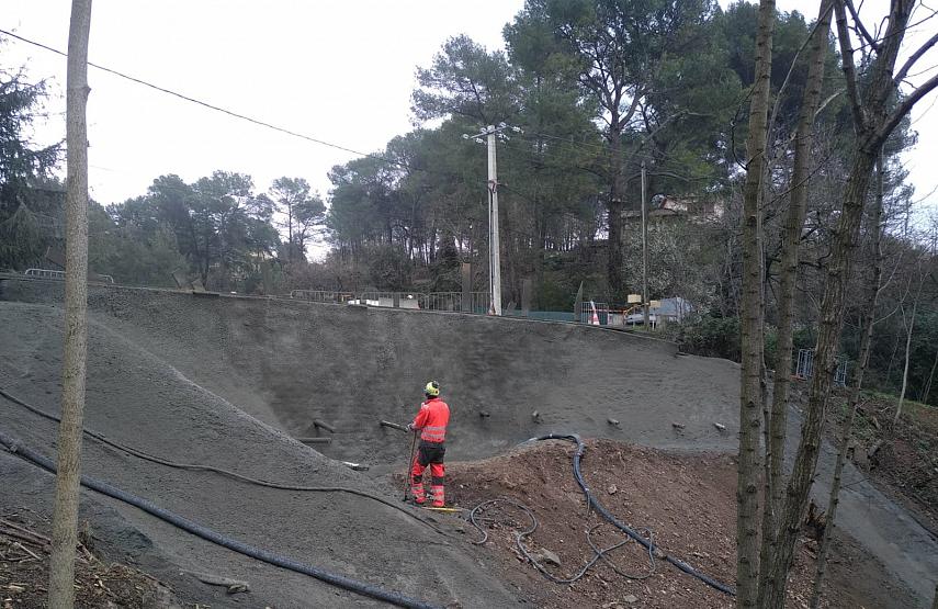 Mur de soutènement en béton projeté