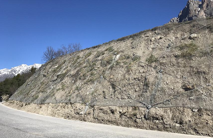 Nouveau grillage plaqué mis en place - ouvrage terminé