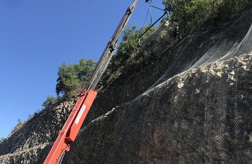 Mise en place des rouleaux de grillage