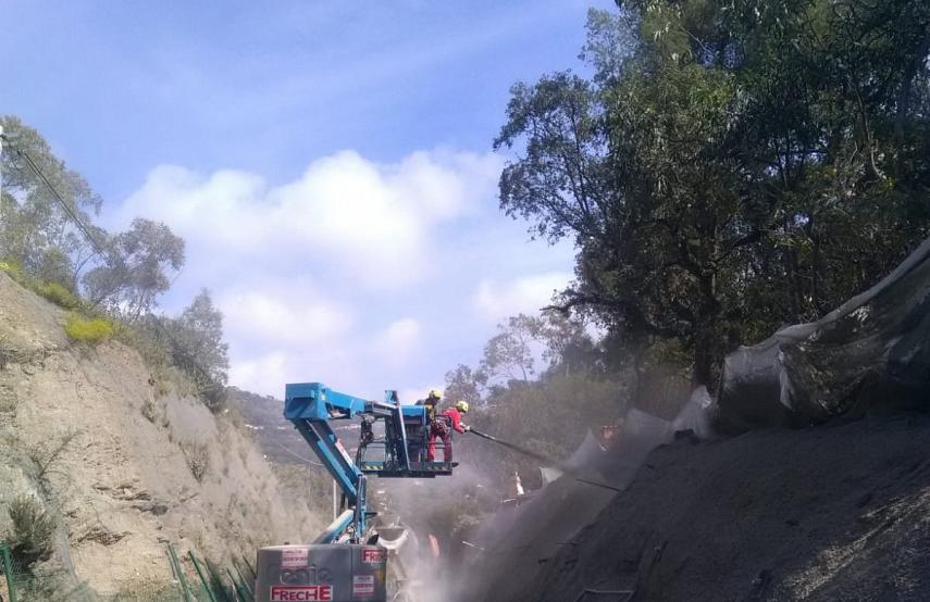 Projection du béton à la nacelle élévatrice