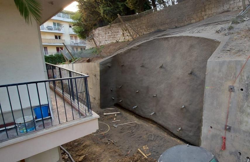 Confortement de talus par paroi clouée suite à un glissement de terrain - Nice (06)