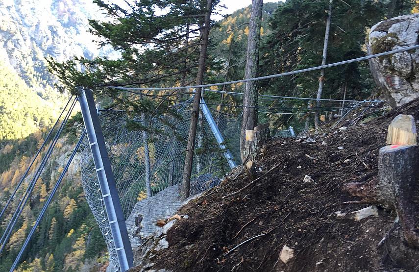 Réalisation d'écrans pare-blocs Classe 6 en amont de la Route du Val d'Escreins à Vars (05)