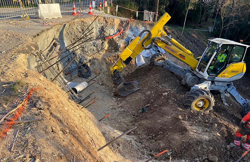 Terrassement à la pelle araignée