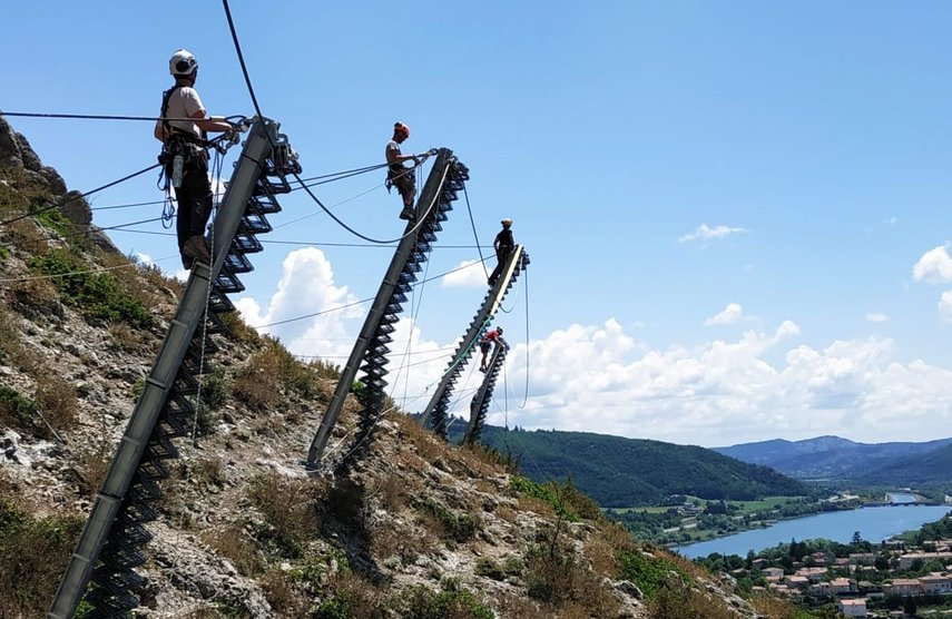 Montage d'écrans pare-blocs - Sisteron (04)